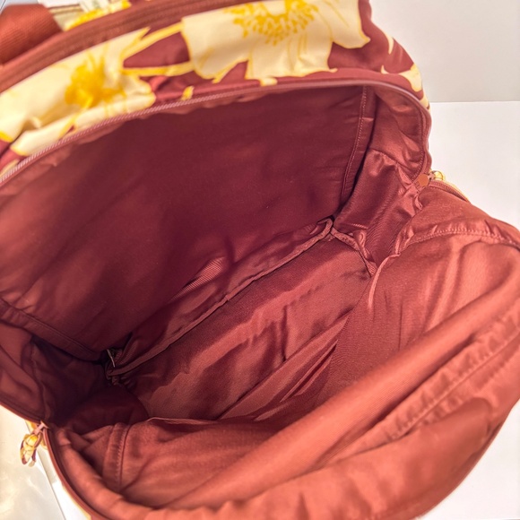 Vera Bradley Bancroft Backpack – Scattered Anemones Pattern (NEW with Tags) - Picture 8 of 11